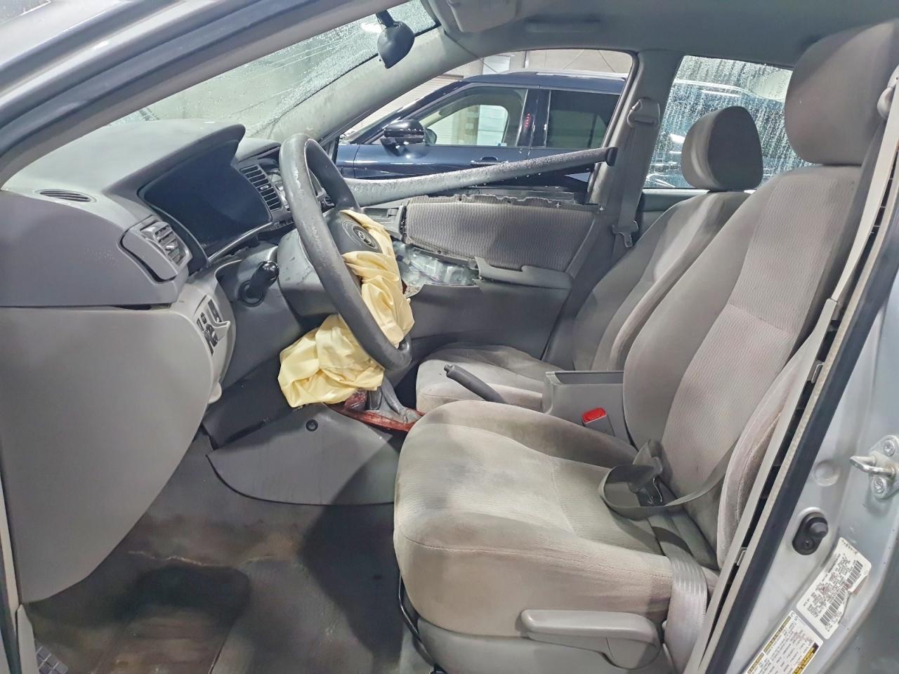 2006 TOYOTA COROLLA LE photo 13