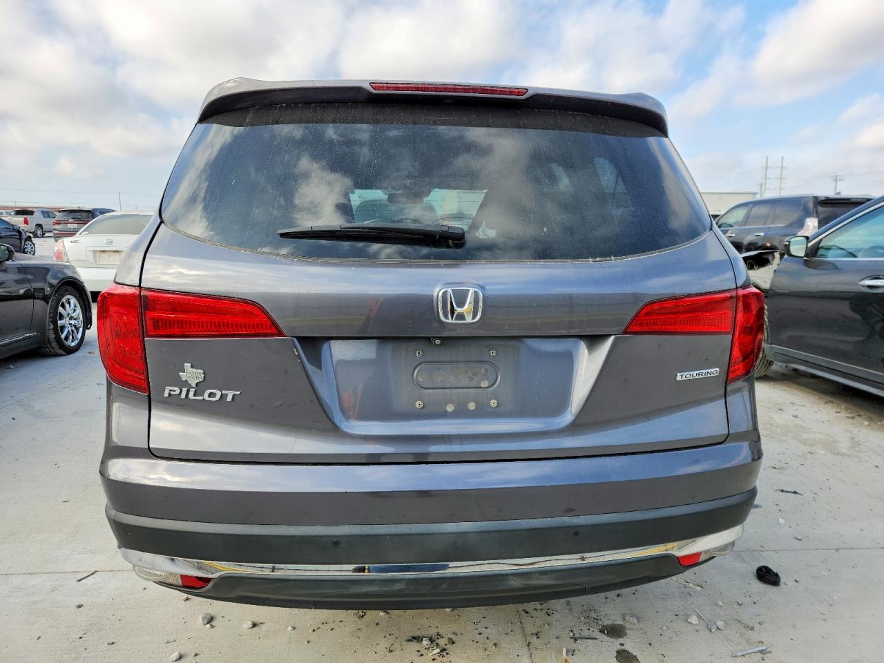 2016 HONDA PILOT TOURING photo 6