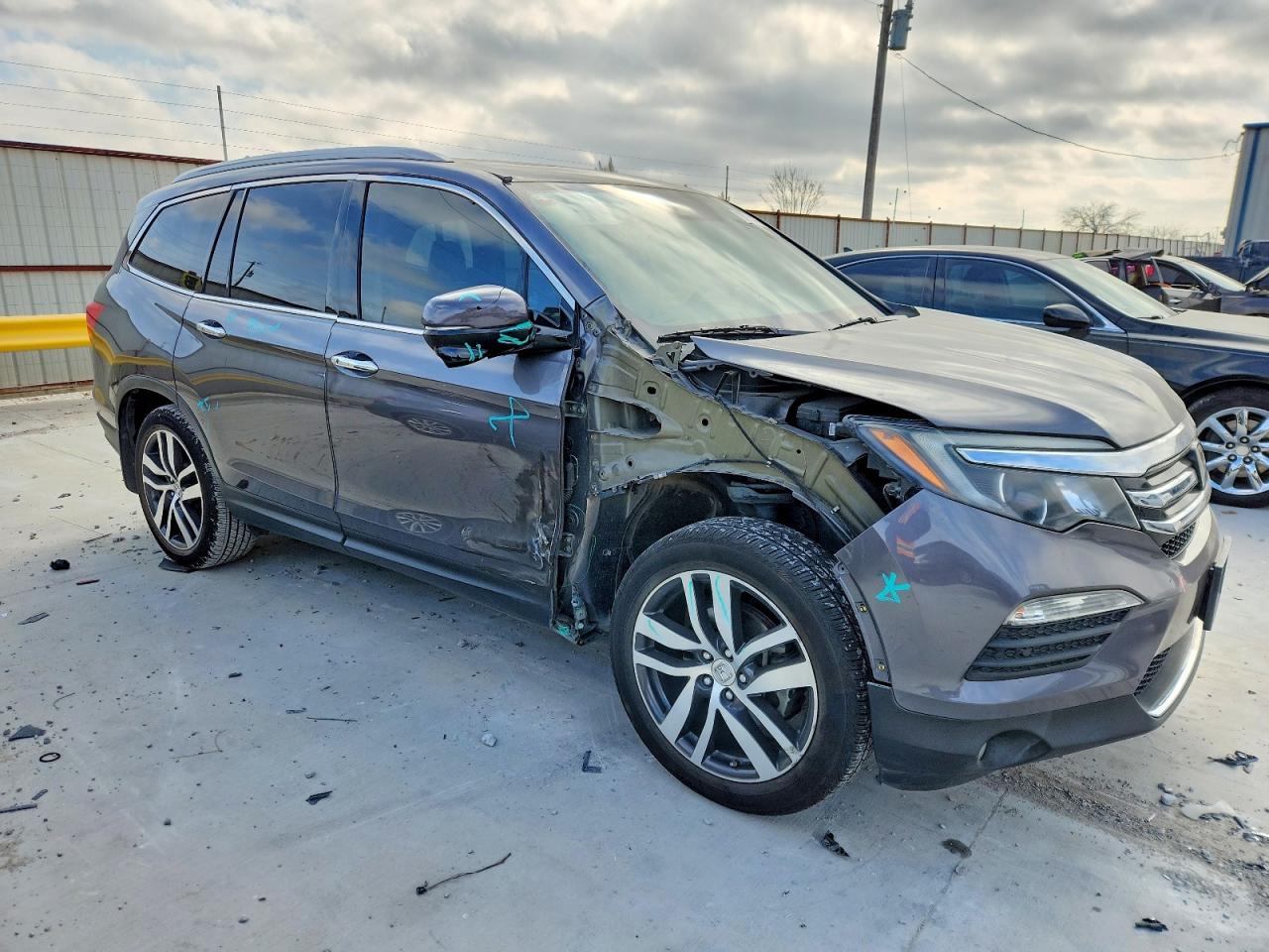 2016 HONDA PILOT TOURING photo 4