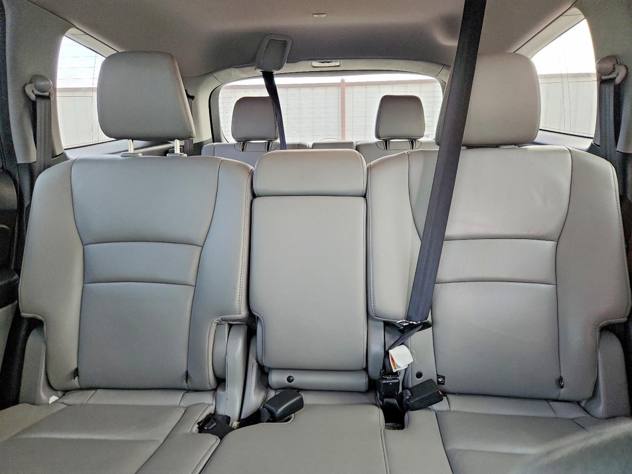 2016 HONDA PILOT TOURING photo 10