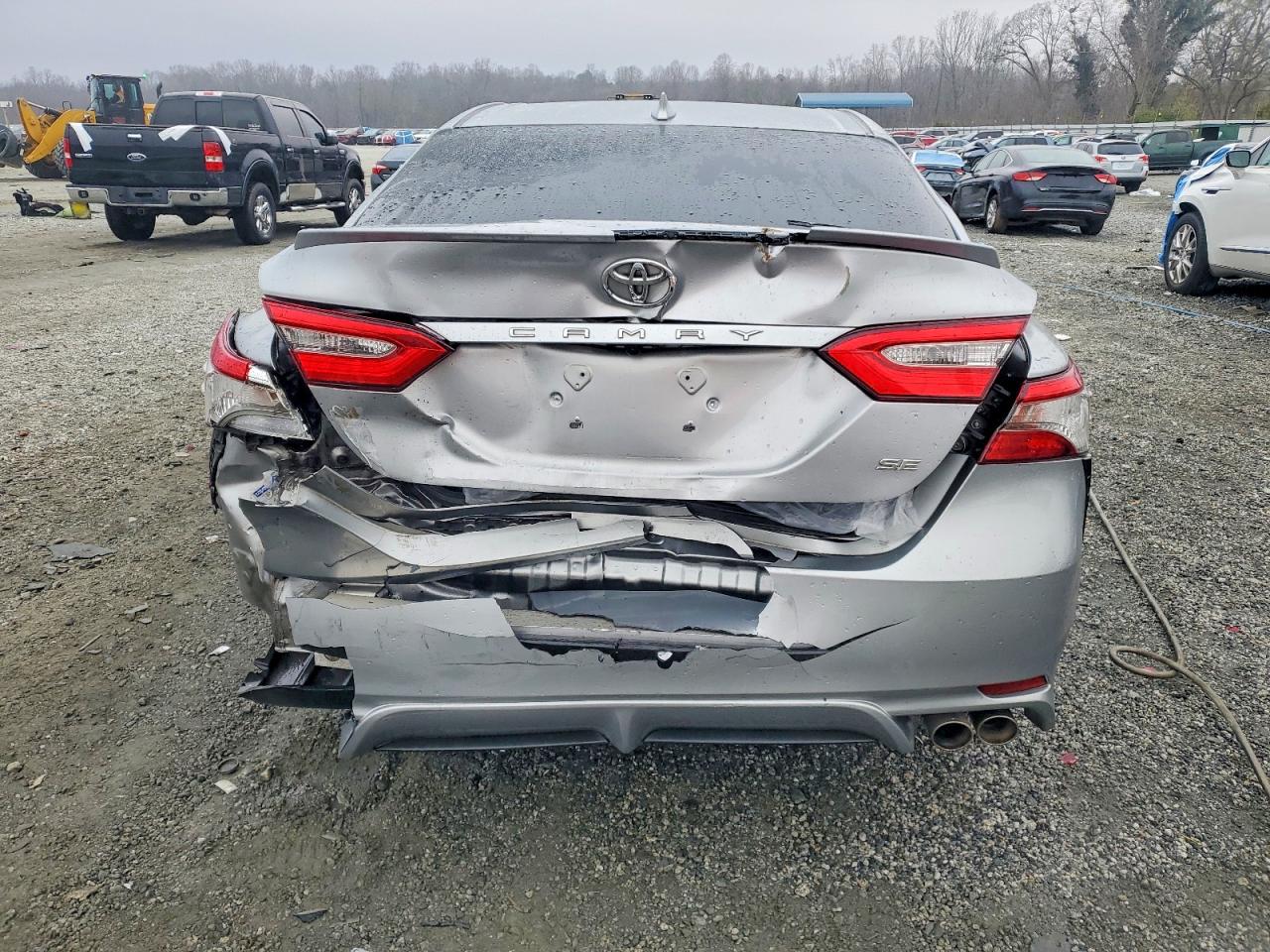 2019 TOYOTA CAMRY L photo 16