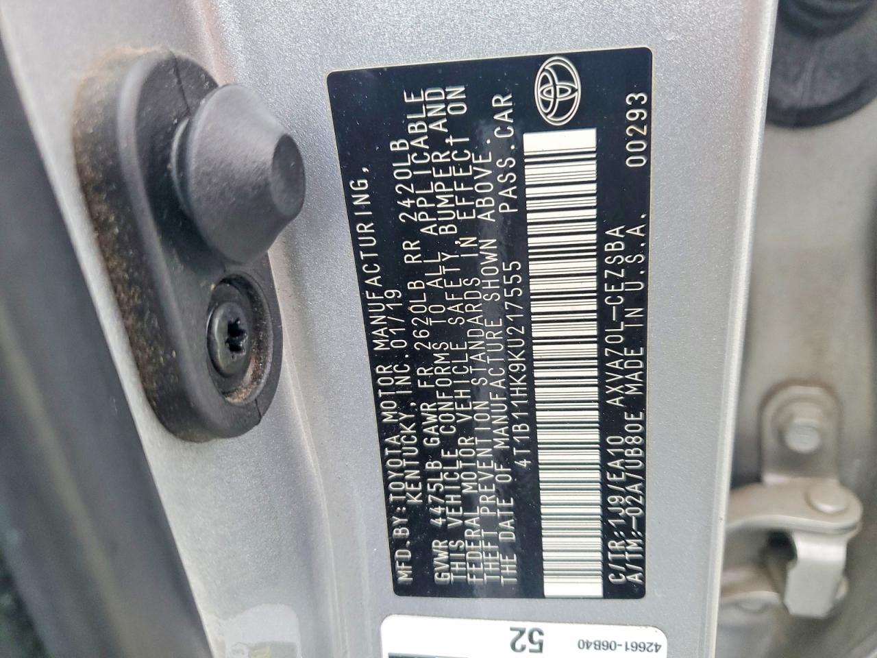 2019 TOYOTA CAMRY L photo 37