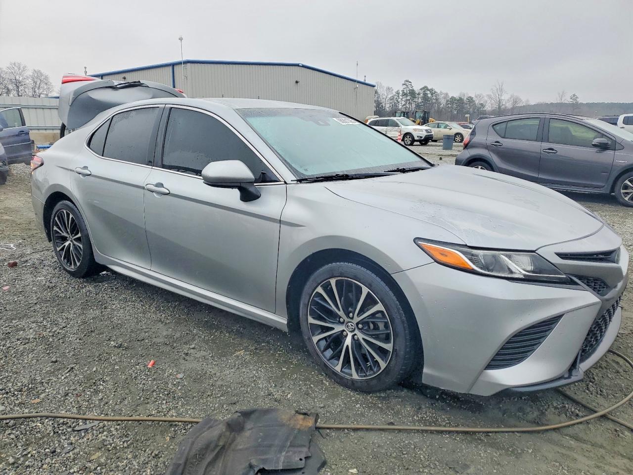 2019 TOYOTA CAMRY L photo 10