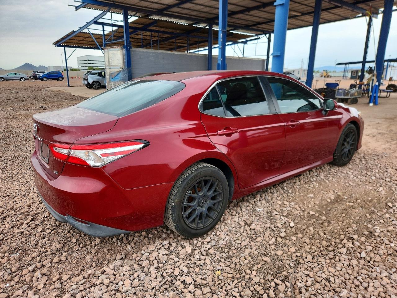 2018 TOYOTA CAMRY L photo 3