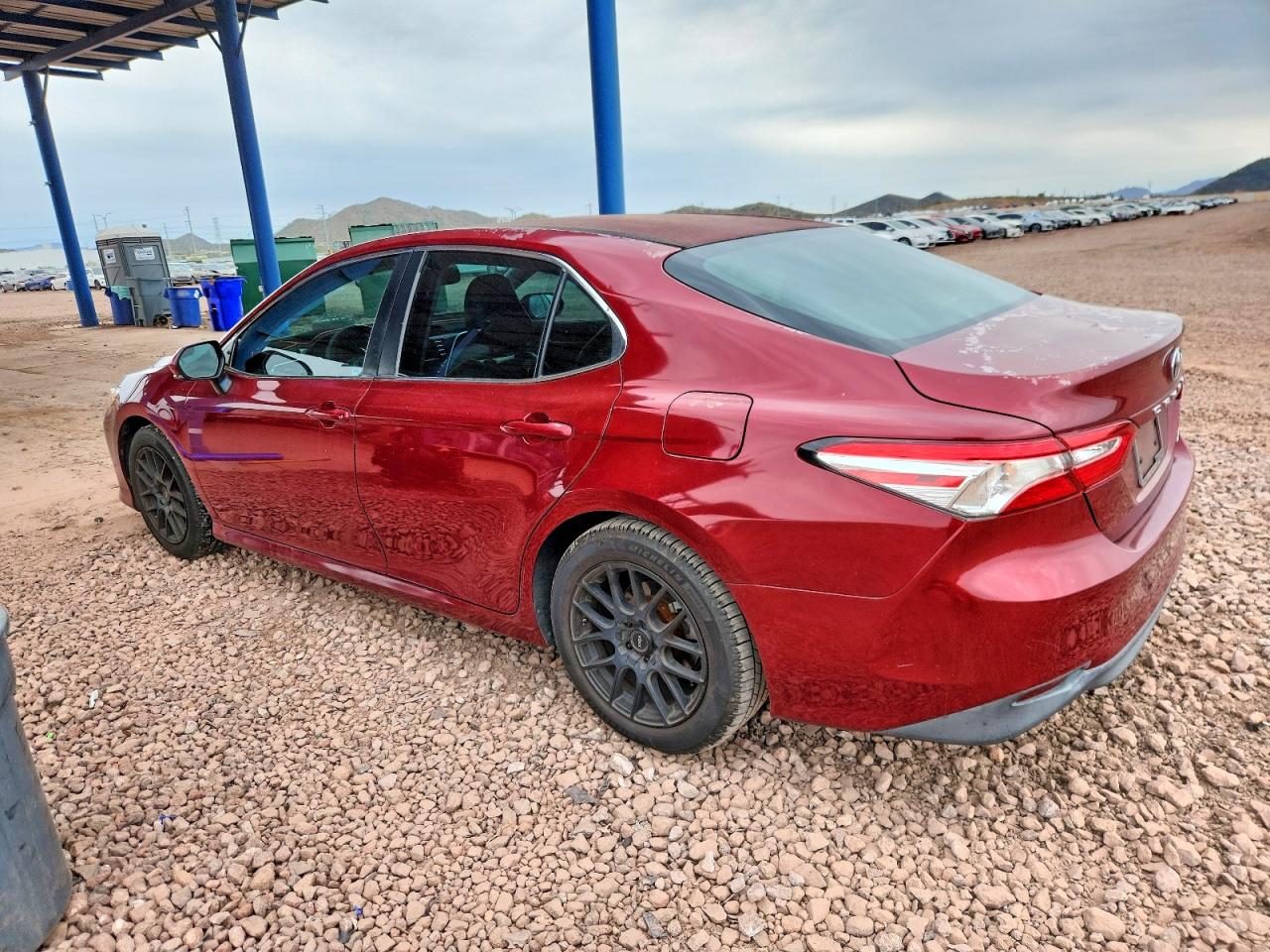 2018 TOYOTA CAMRY L photo 2