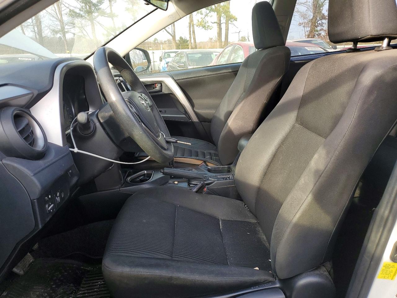 2018 TOYOTA RAV4 photo 19