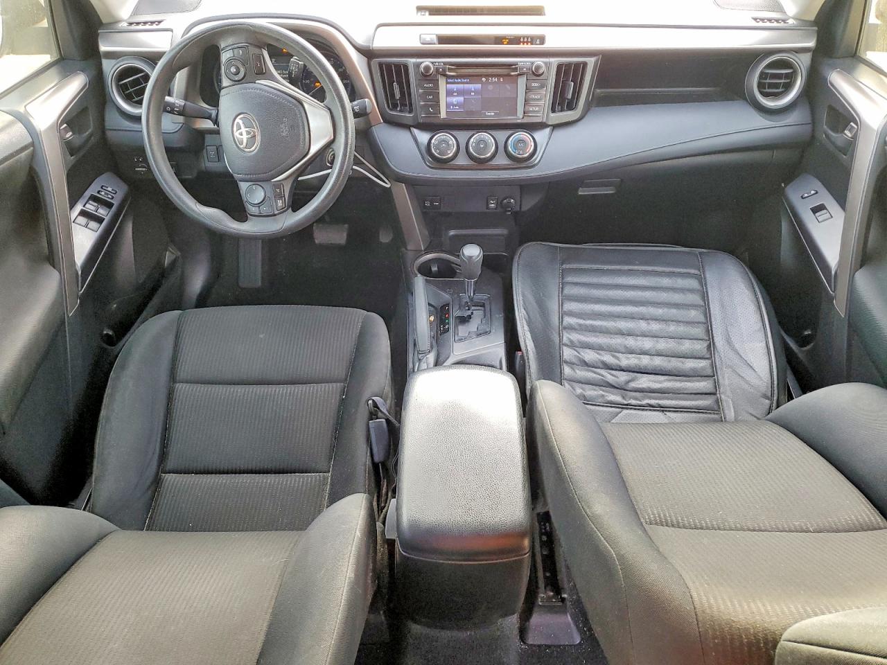 2018 TOYOTA RAV4 photo 22