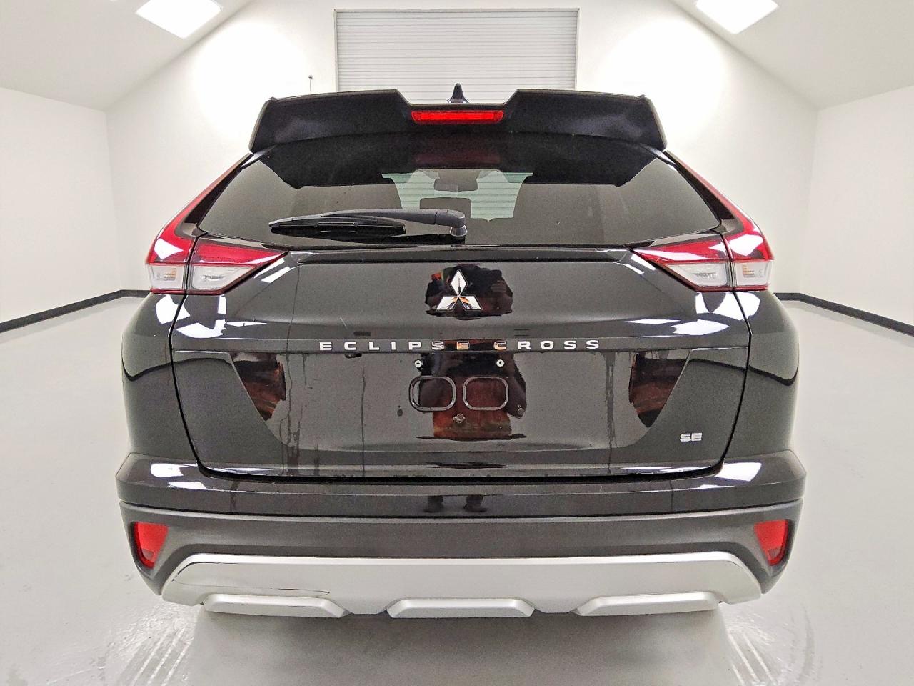 2023 MITSUBISHI ECLIPSE CROSS SE photo 6