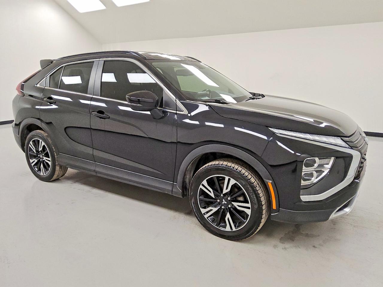 2023 MITSUBISHI ECLIPSE CROSS SE photo 4