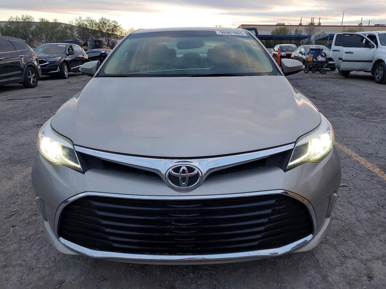 2016 TOYOTA AVALON XLE photo 9