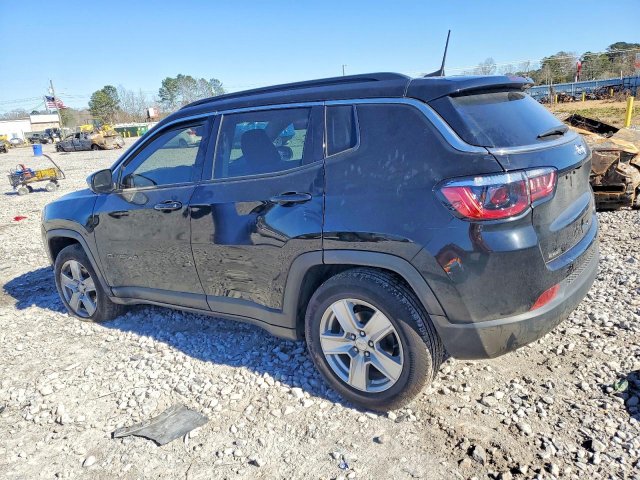 2022 JEEP COMPASS LATITUDE photo 2