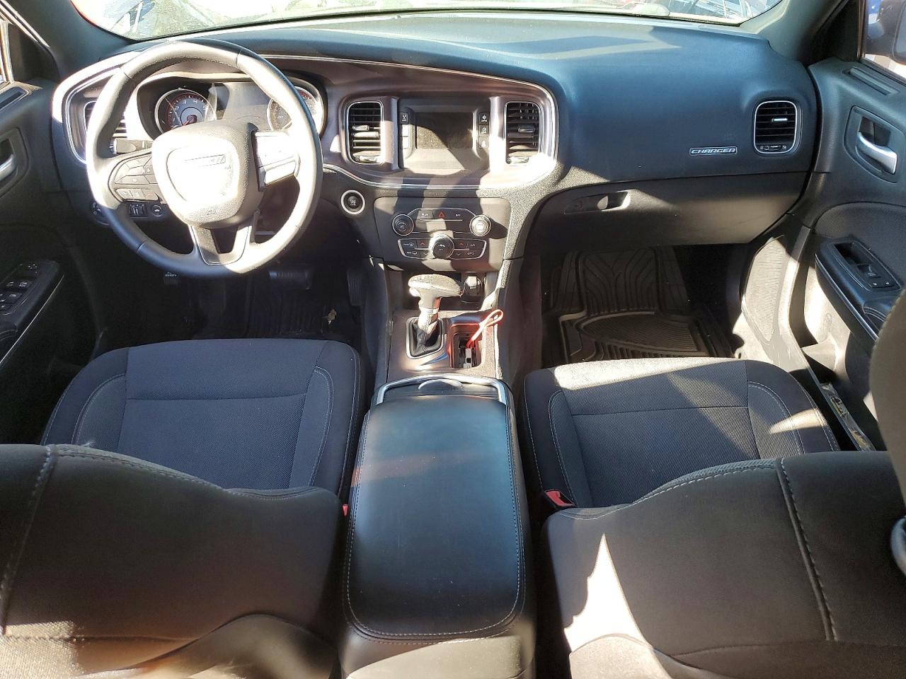 2015 DODGE CHARGER SE photo 8