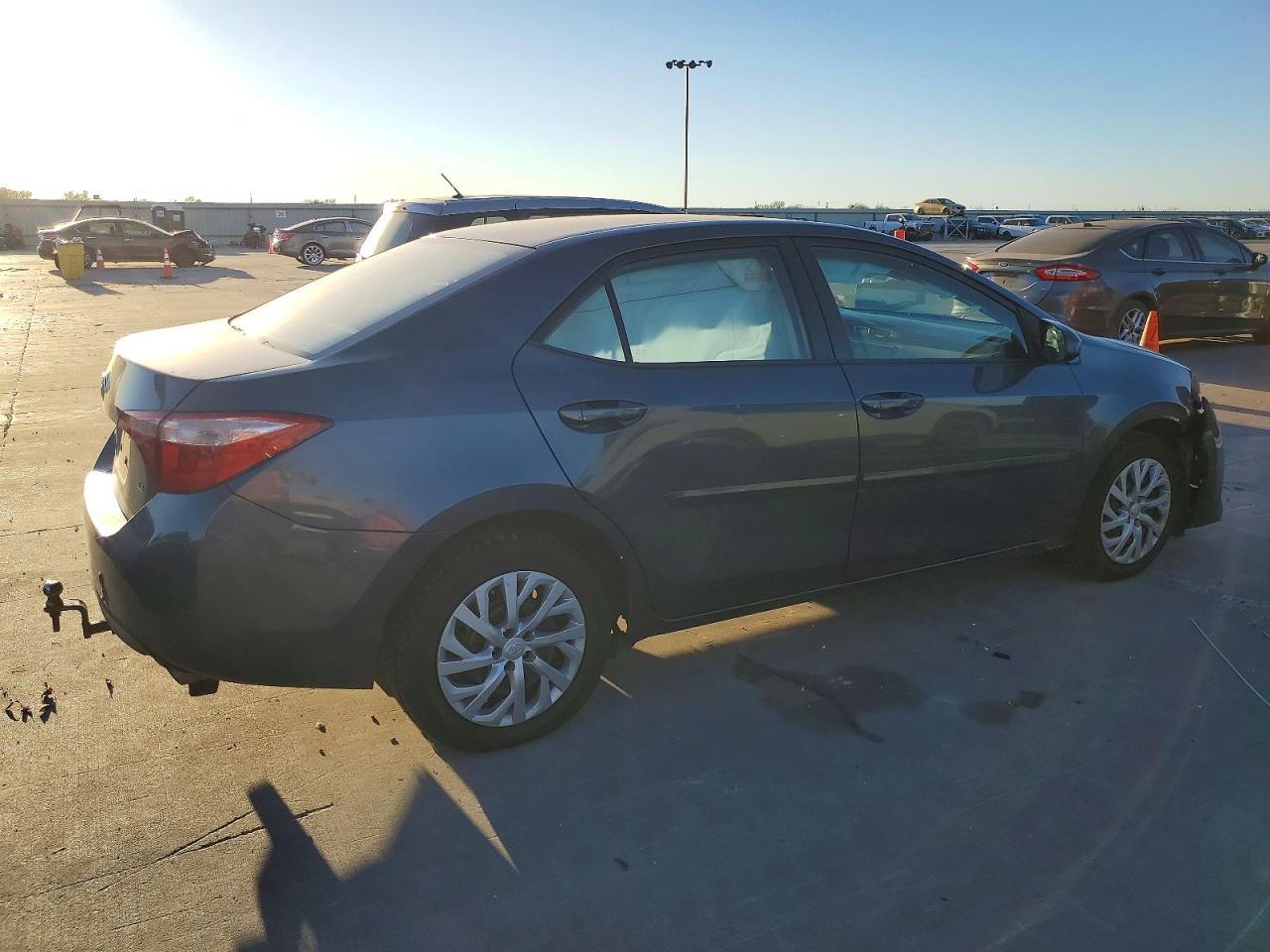 2017 TOYOTA COROLLA L photo 5