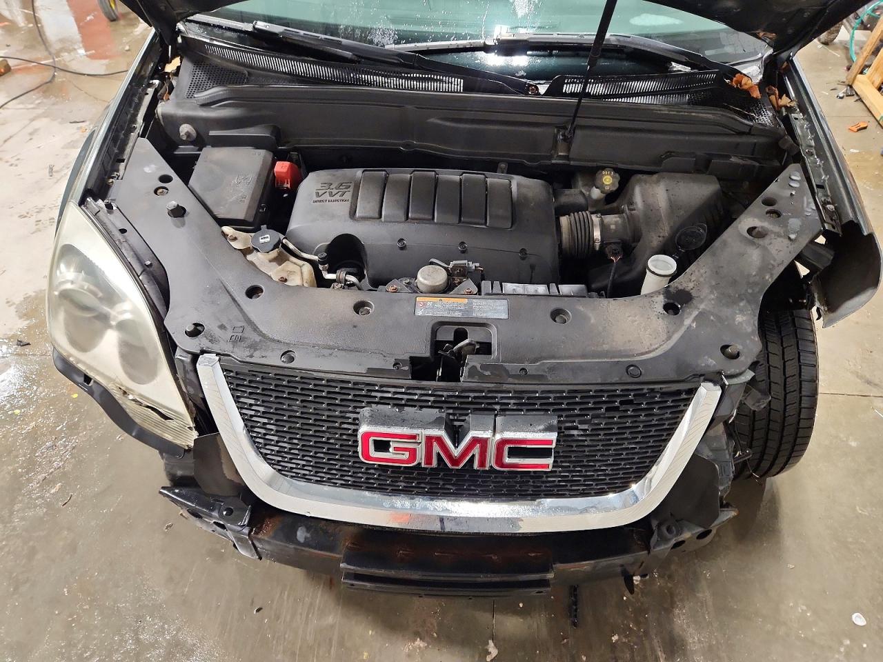 2011 GMC ACADIA SLE photo 12