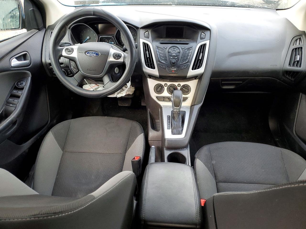 2014 FORD FOCUS SE photo 8