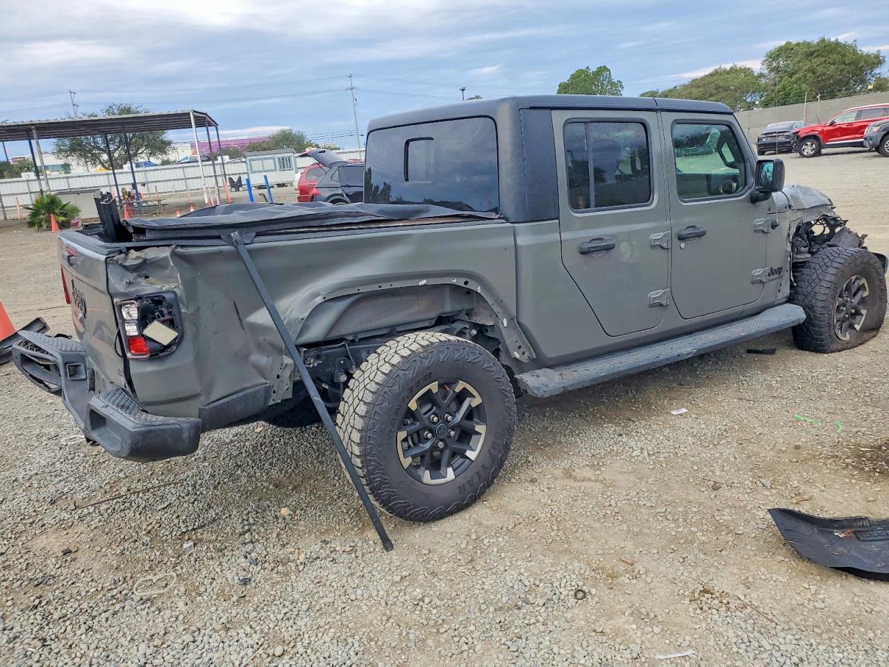 2021 JEEP GLADIATOR SPORT photo 3