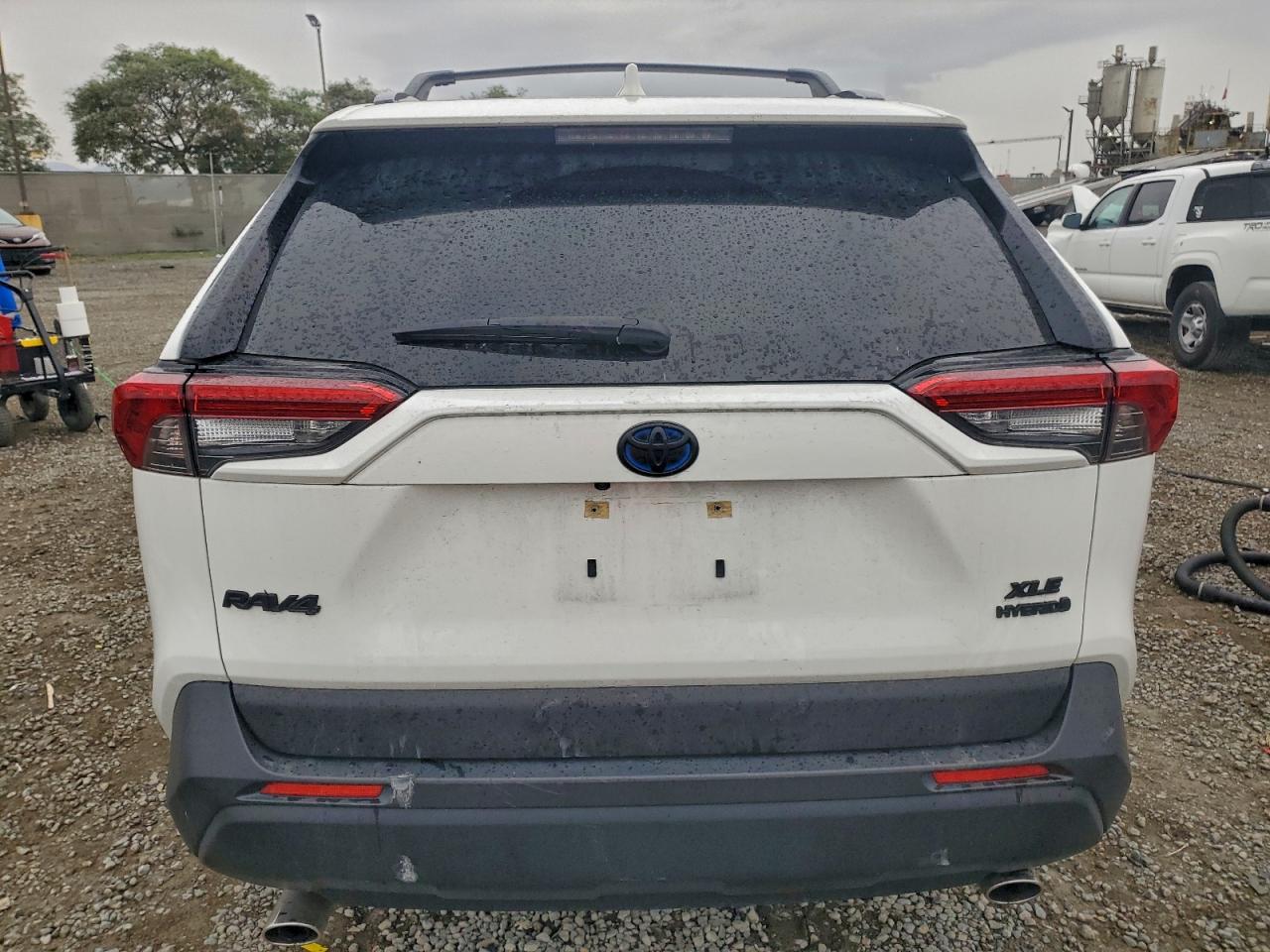 2024 TOYOTA RAV4 XLE photo 6
