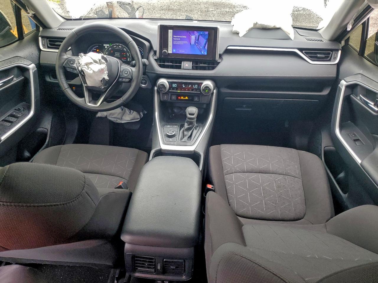 2024 TOYOTA RAV4 XLE photo 8