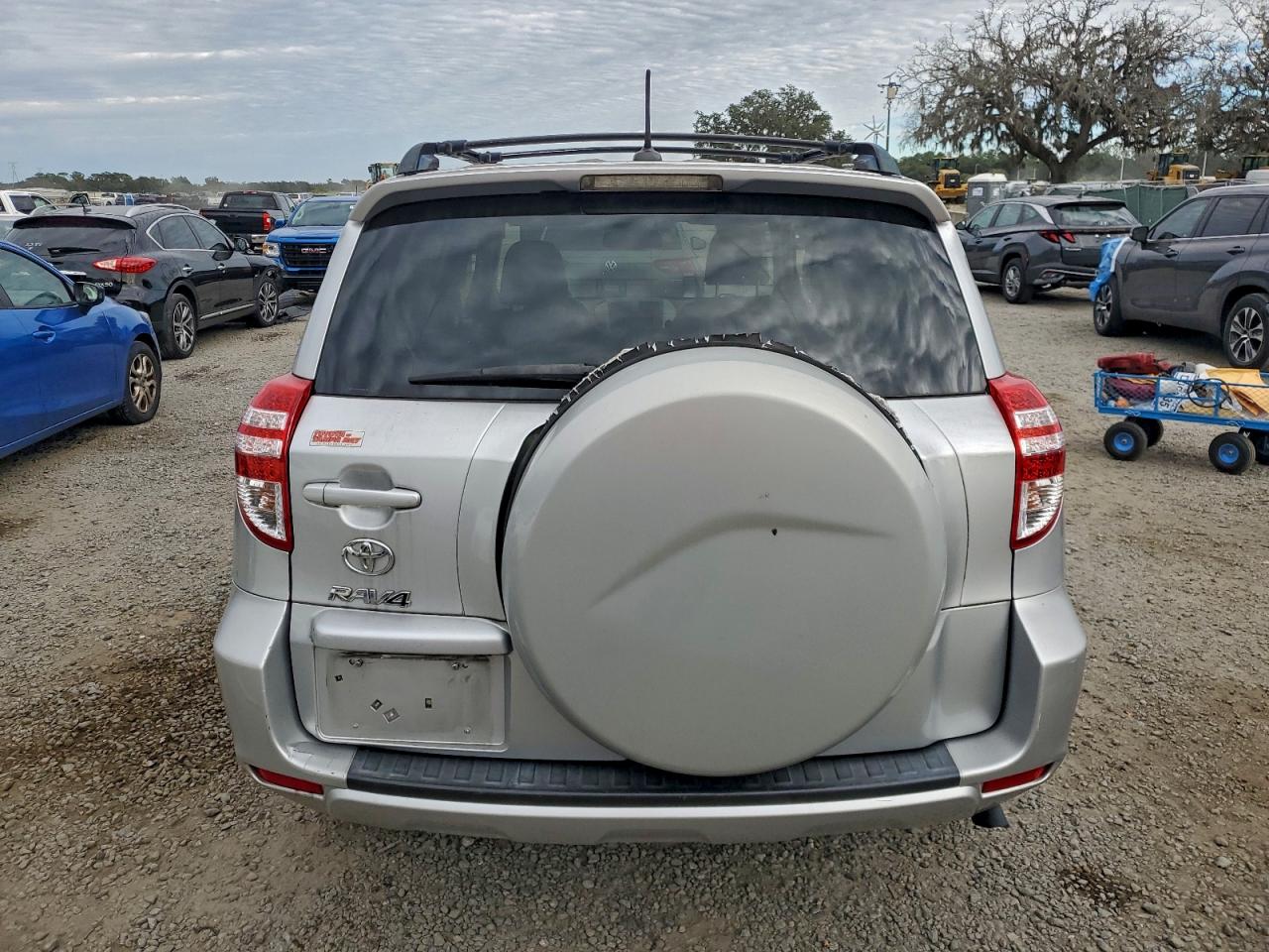 2011 TOYOTA RAV4 photo 6