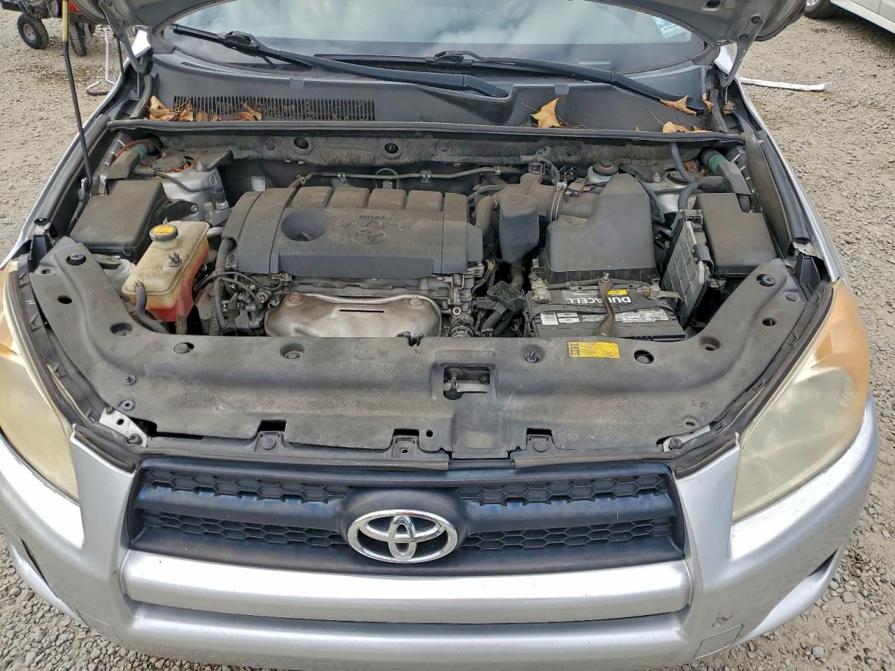 2011 TOYOTA RAV4 photo 12