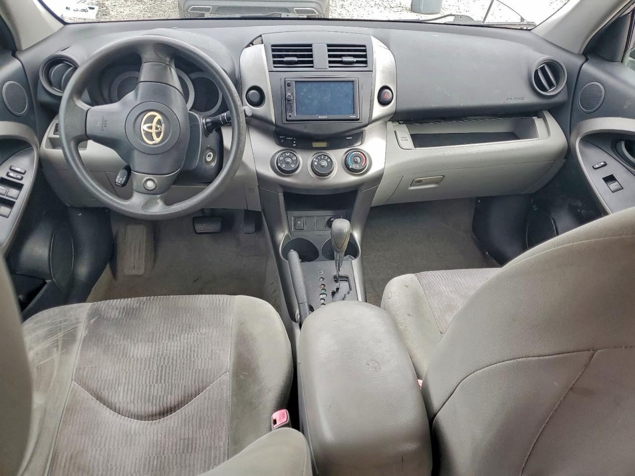 2011 TOYOTA RAV4 photo 8