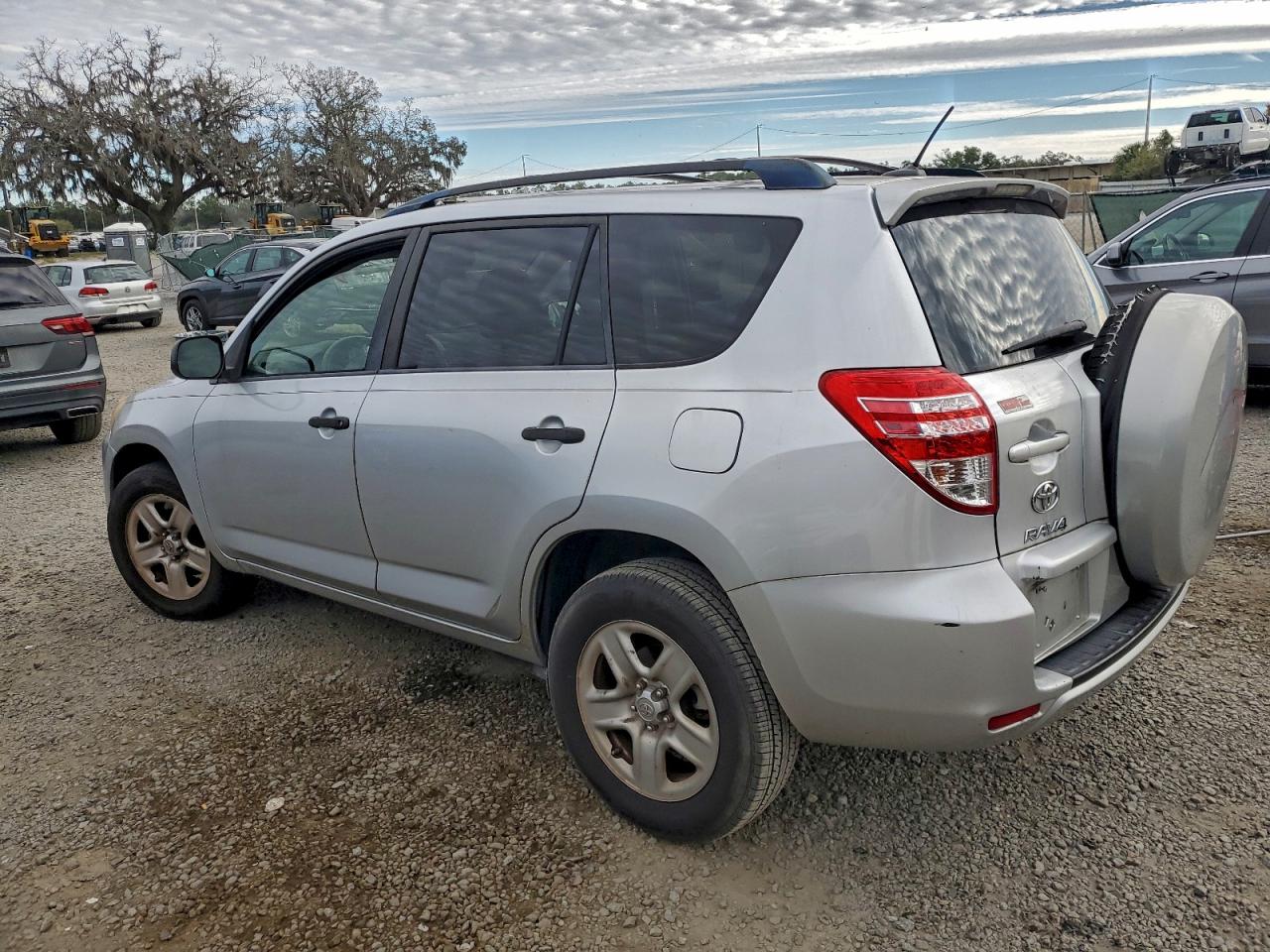 2011 TOYOTA RAV4 photo 2