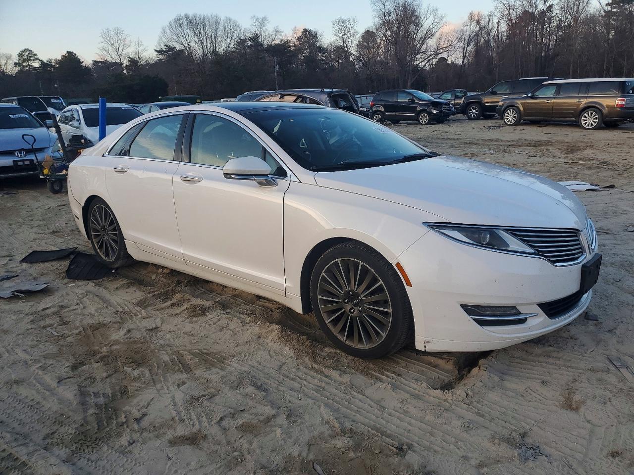 2015 LINCOLN MKZ photo 4