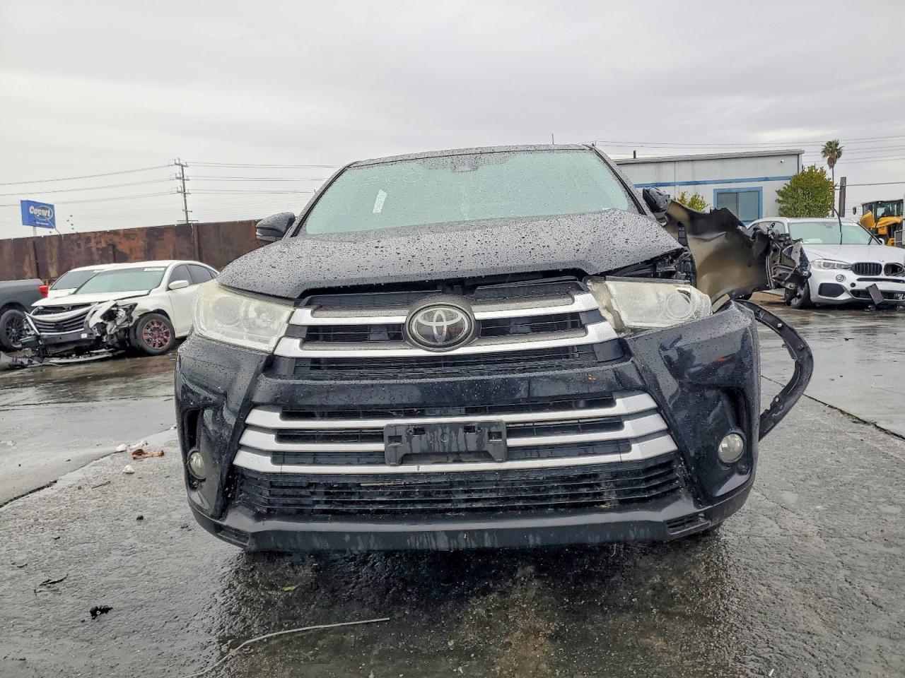 2018 TOYOTA HIGHLANDER LE photo 5