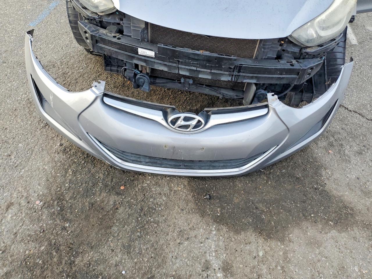2015 HYUNDAI ELANTRA SE photo 12