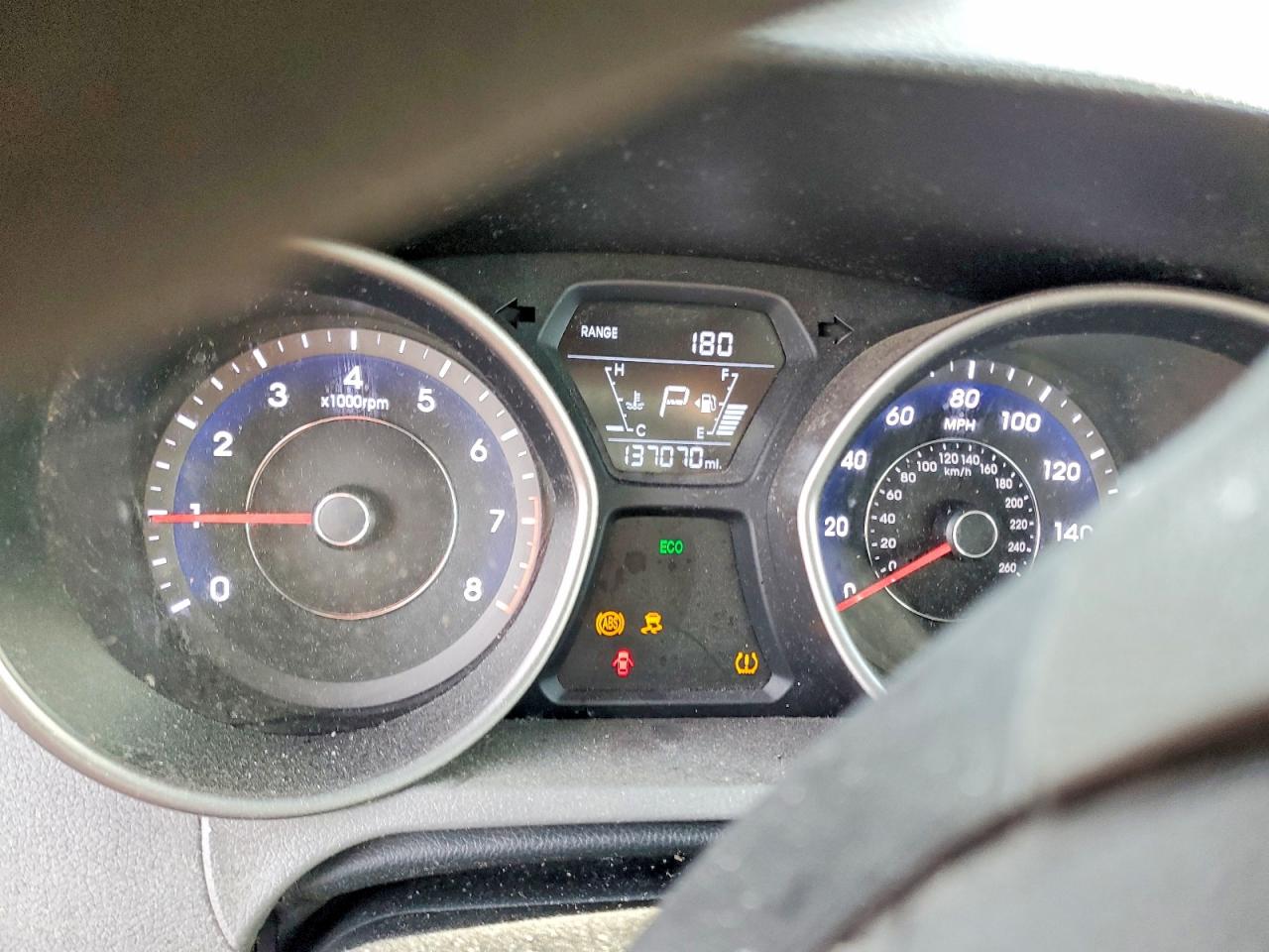 2015 HYUNDAI ELANTRA SE photo 9