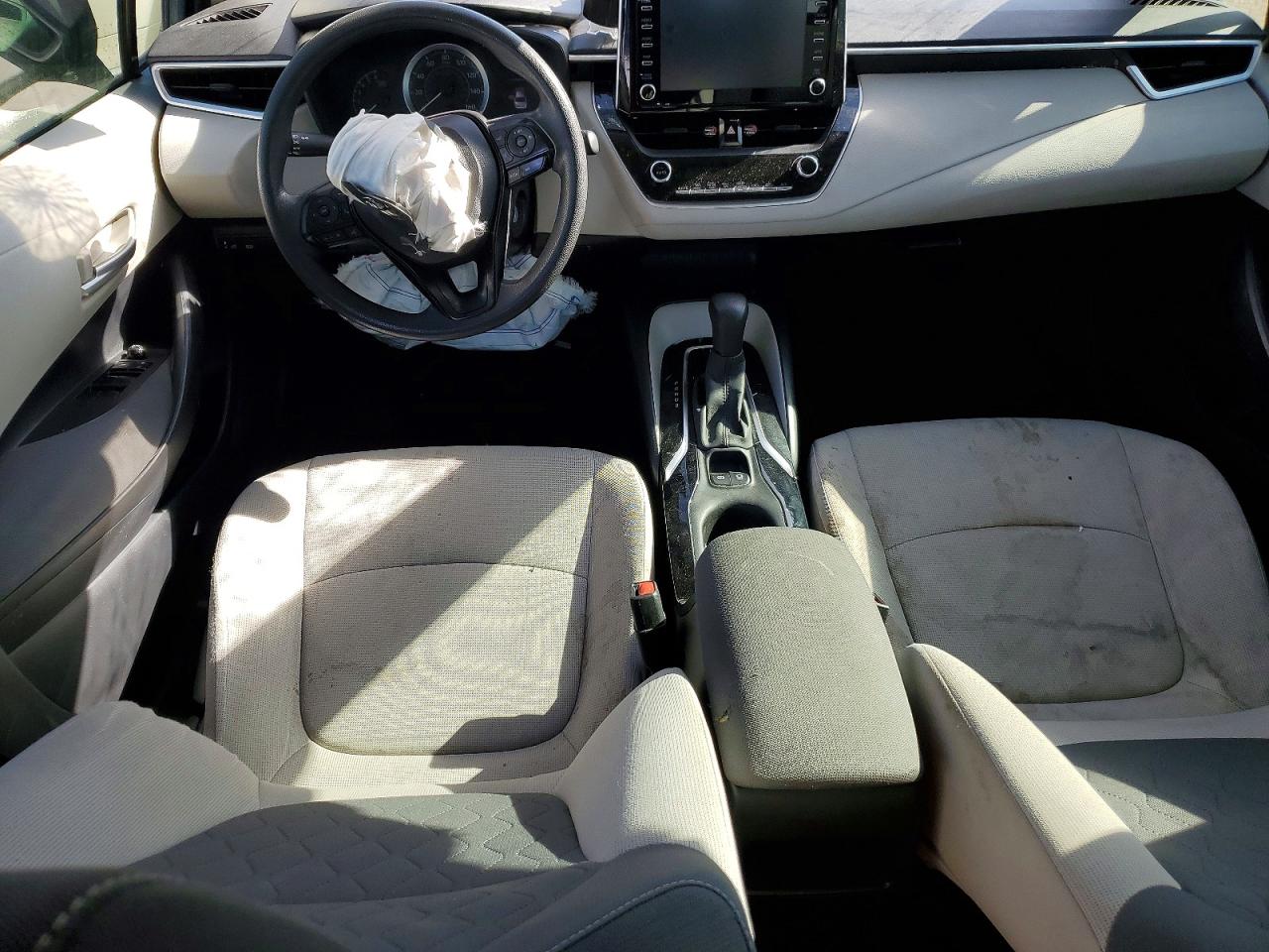 2020 TOYOTA COROLLA LE photo 10