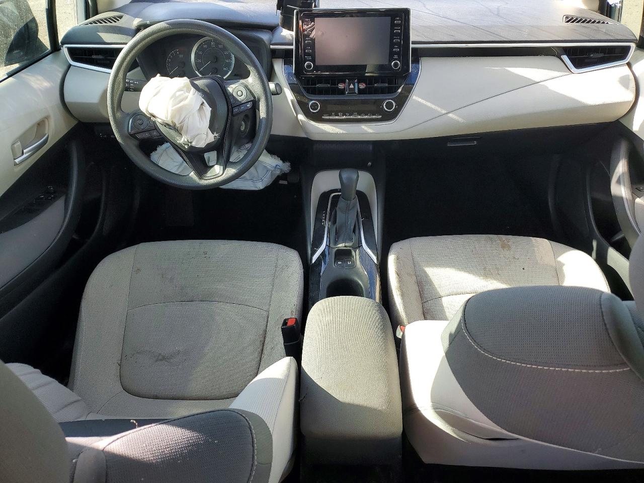 2020 TOYOTA COROLLA LE photo 8