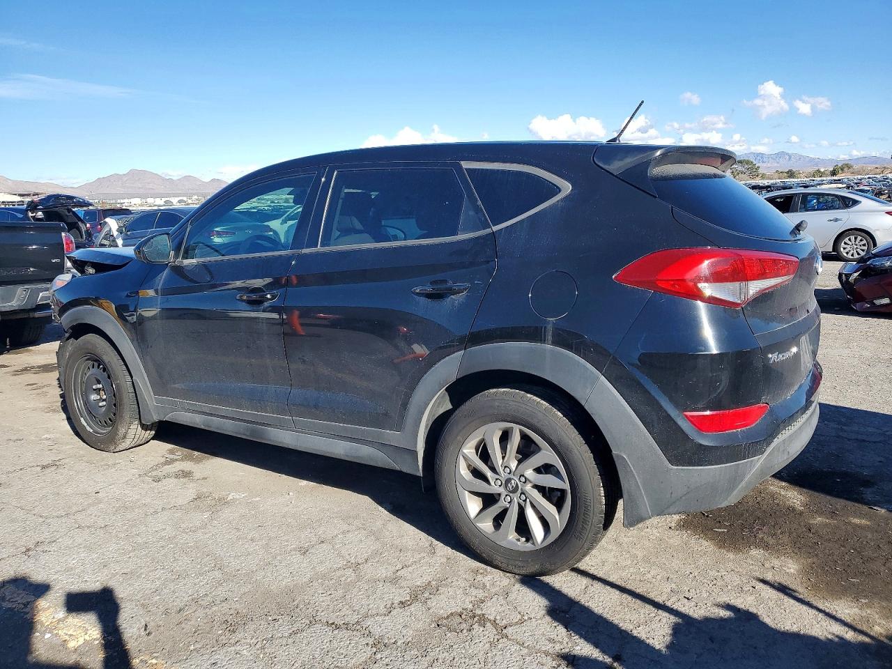2018 HYUNDAI TUCSON SE photo 2