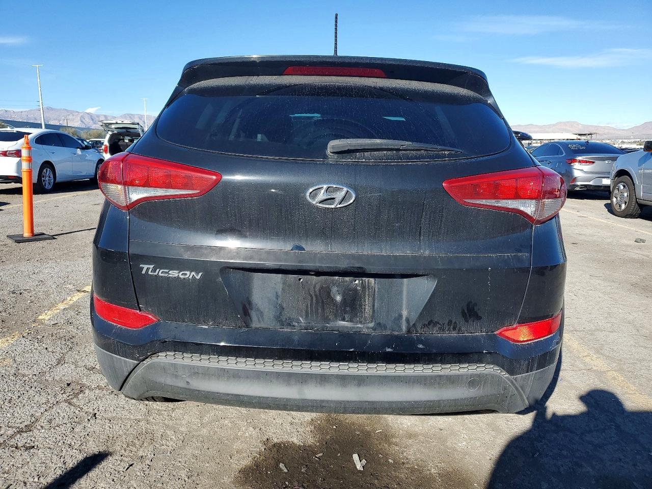 2018 HYUNDAI TUCSON SE photo 6