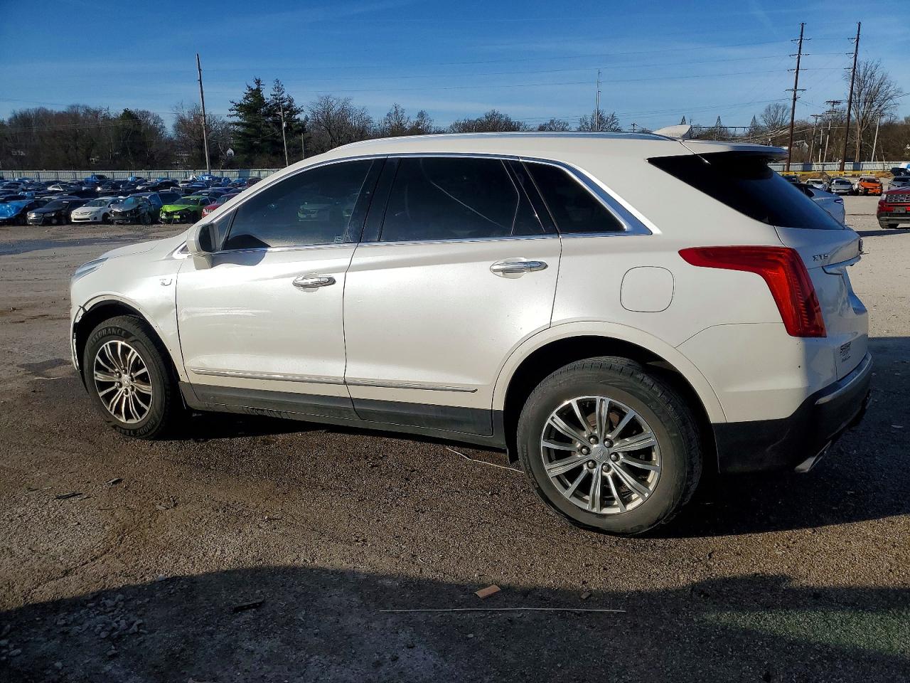 2017 CADILLAC XT5 LUXURY photo 2