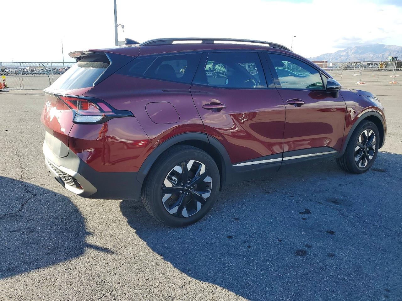 2023 KIA SPORTAGE X LINE photo 3