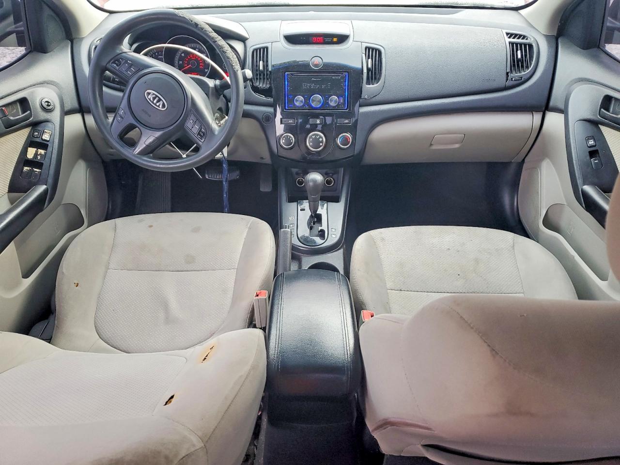 2010 KIA FORTE EX photo 8