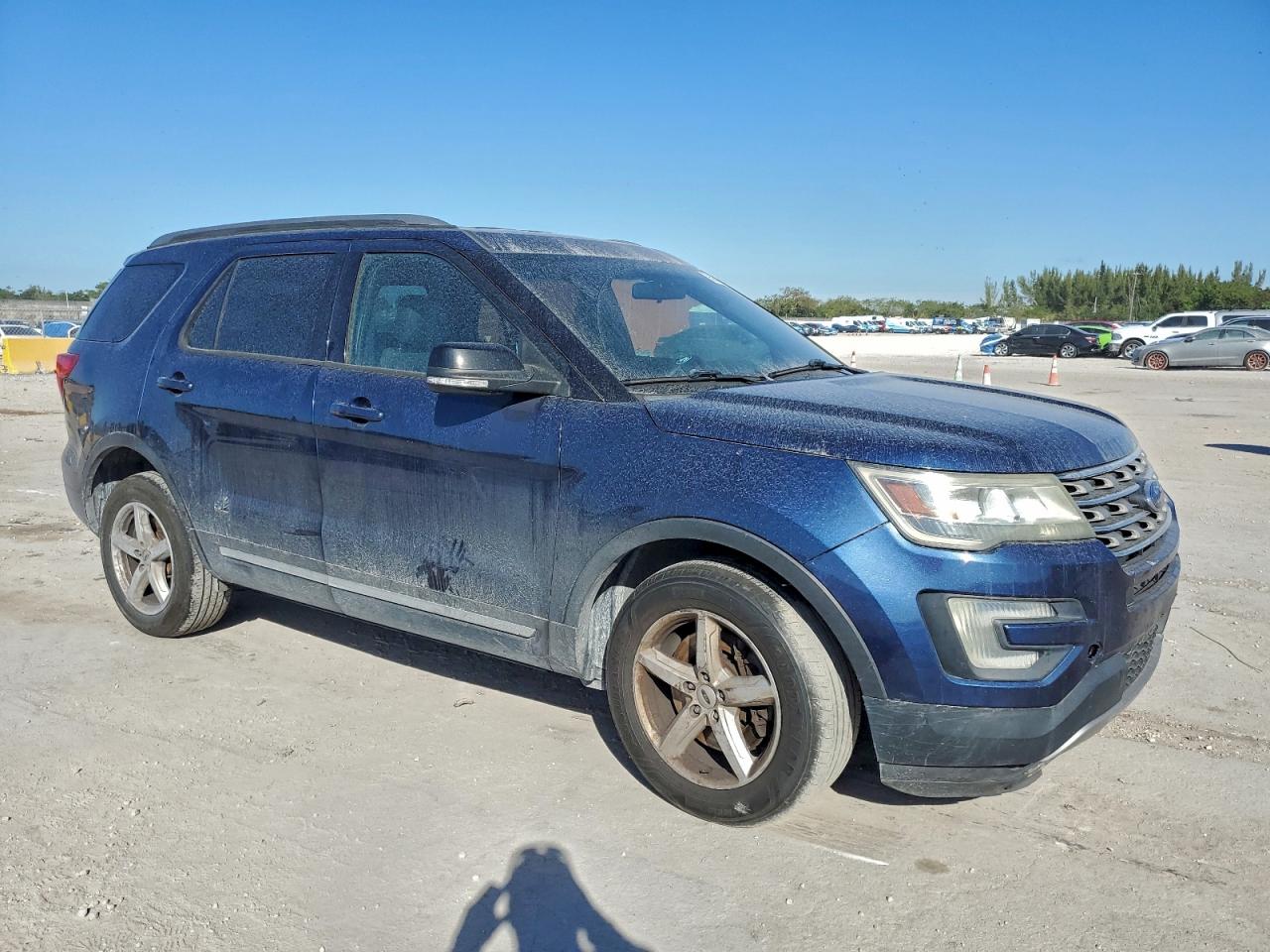 2016 FORD EXPLORER XLT photo 4