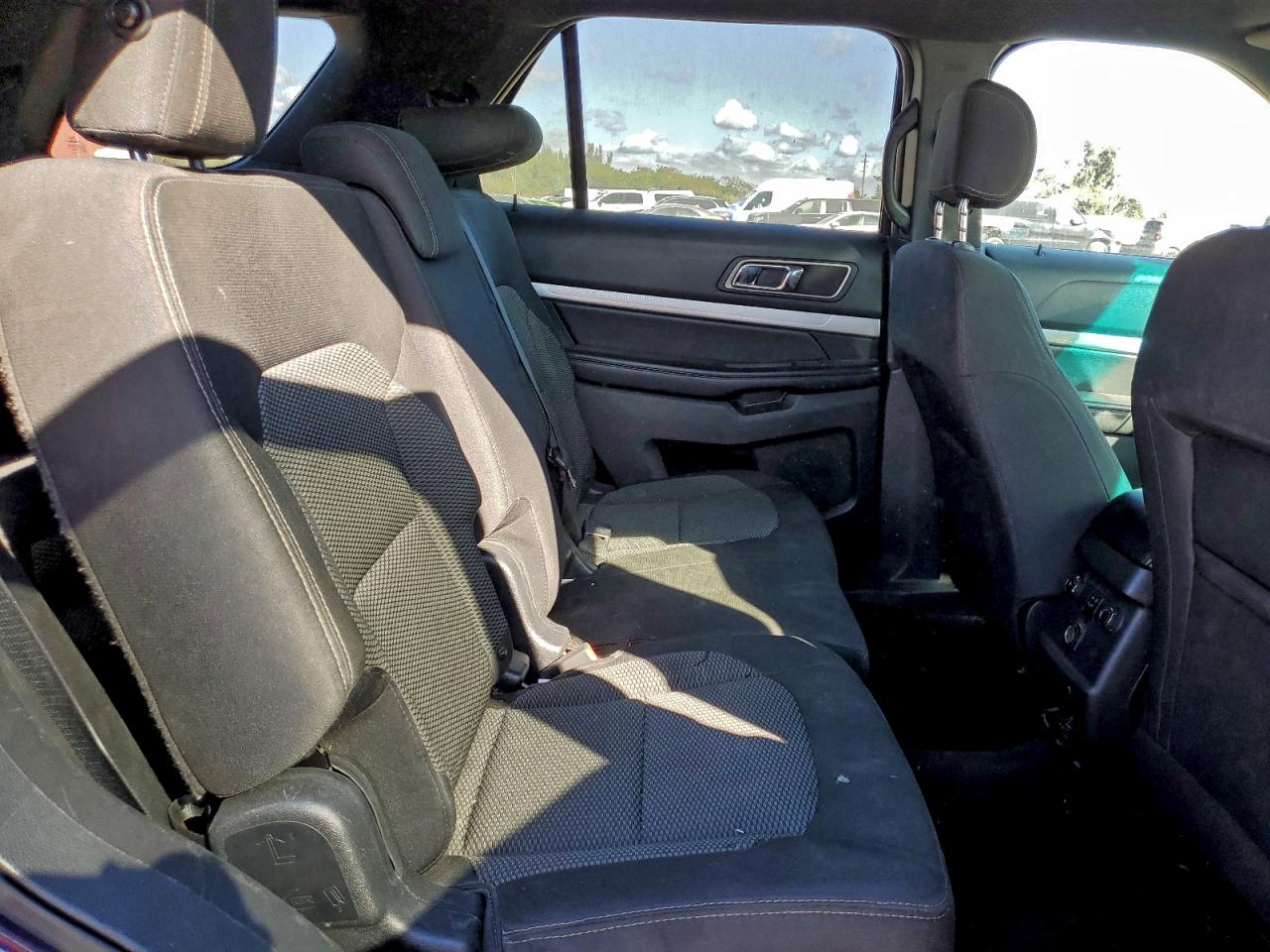 2016 FORD EXPLORER XLT photo 10
