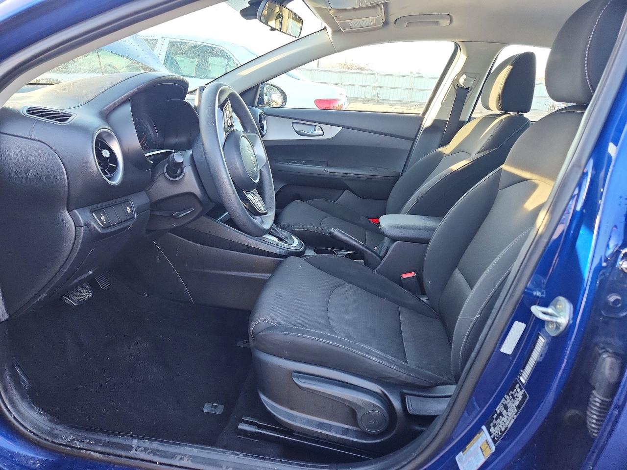 2023 KIA FORTE LX photo 7