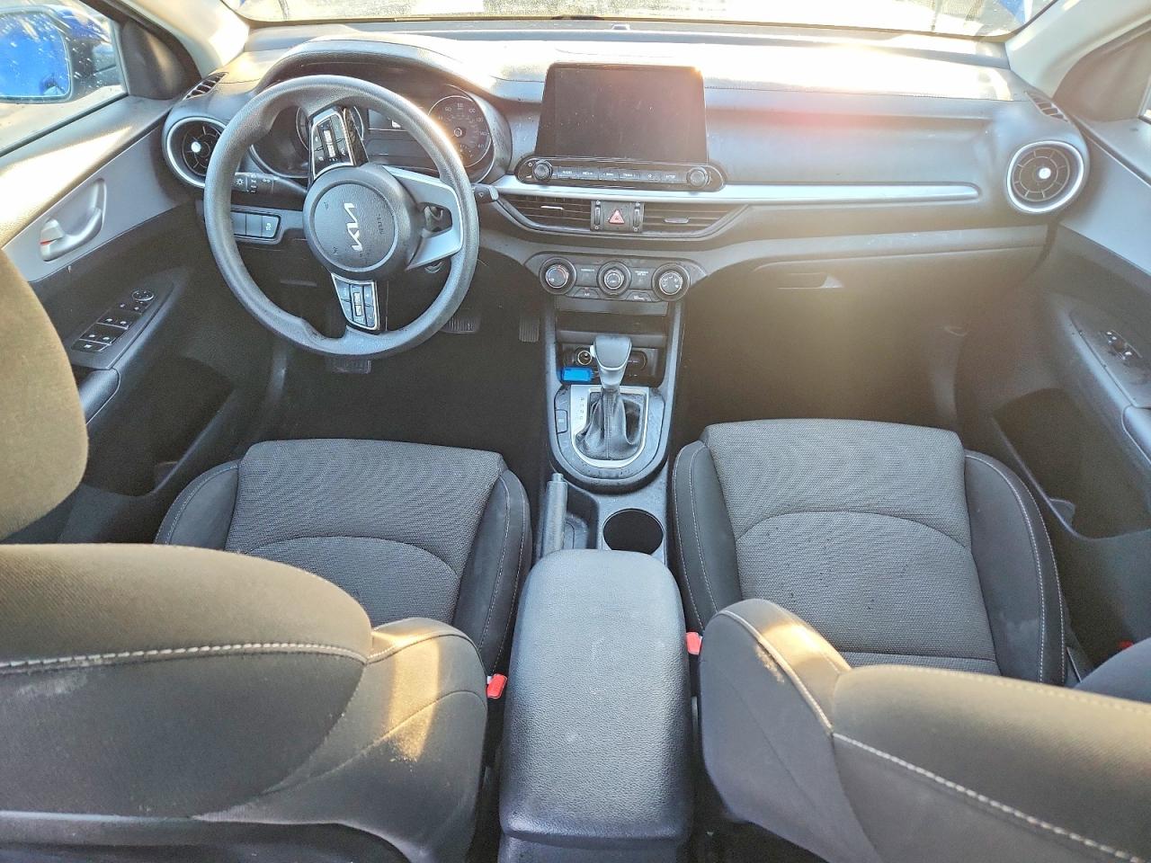 2023 KIA FORTE LX photo 8