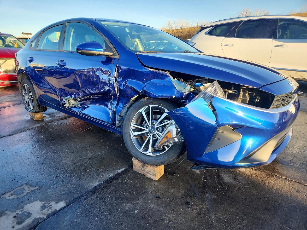 2023 KIA FORTE LX photo 4