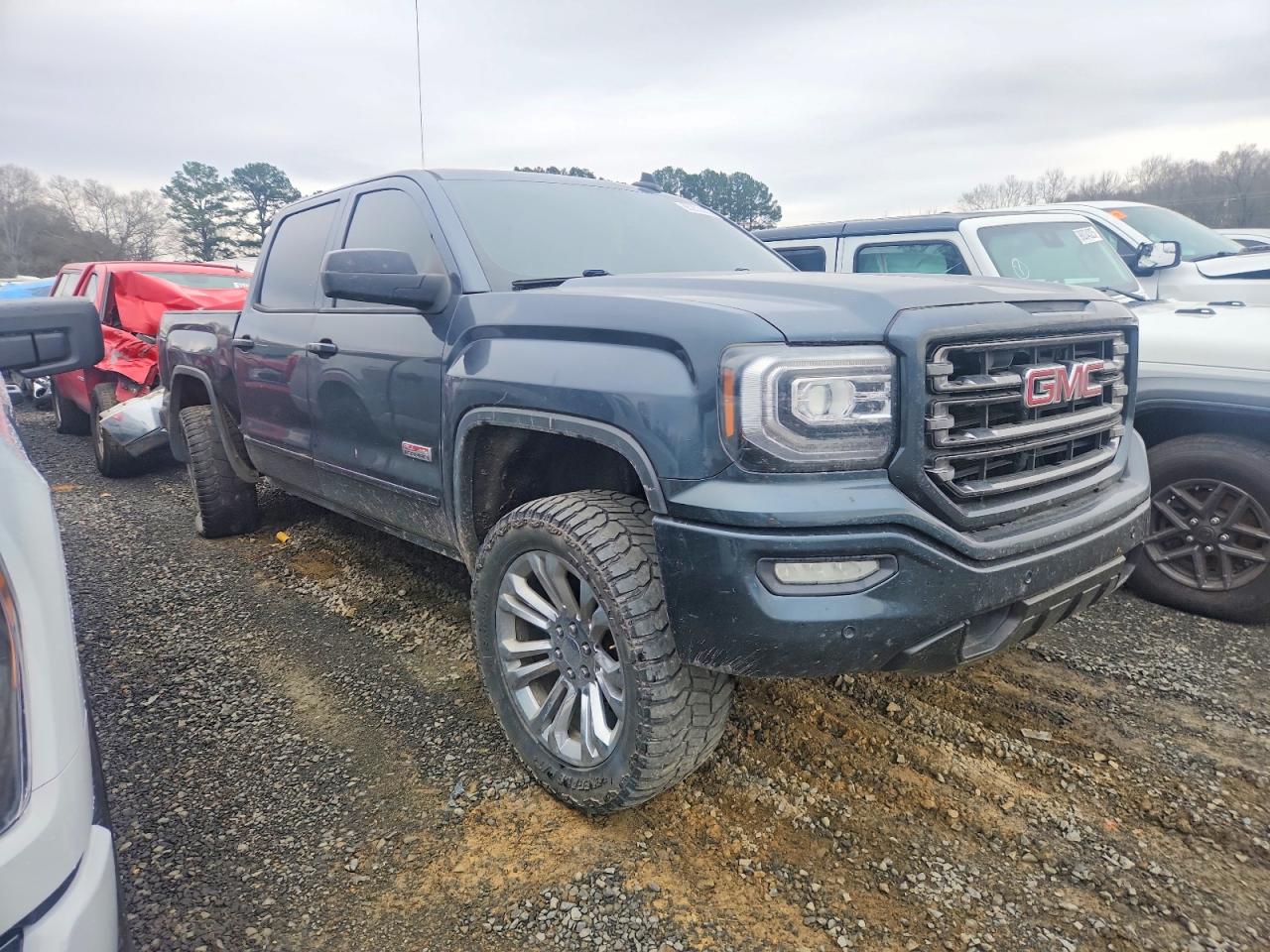 2017 GMC SIERRA K1500 SLT photo 4