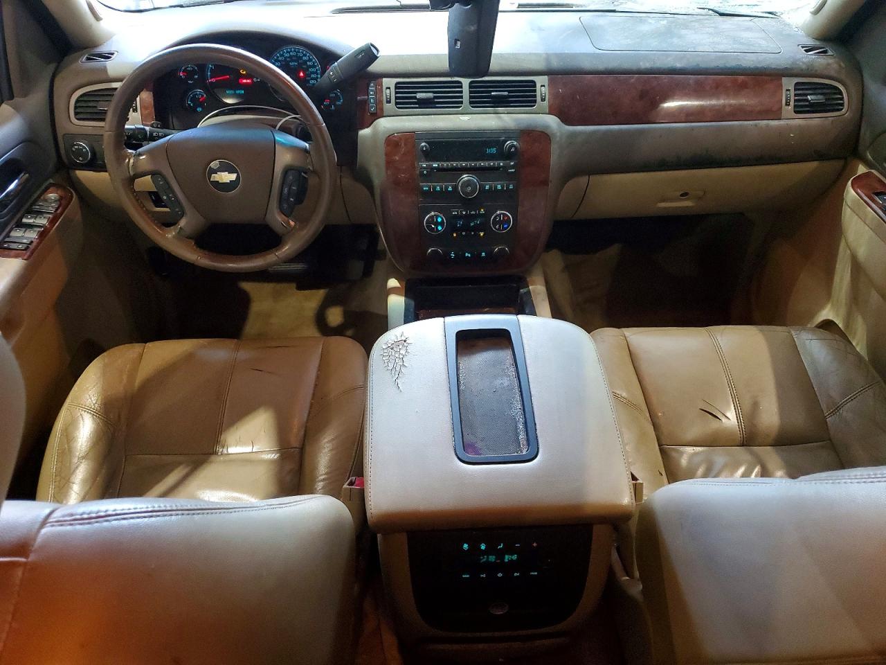 2011 CHEVROLET SUBURBAN C1500 LT photo 8