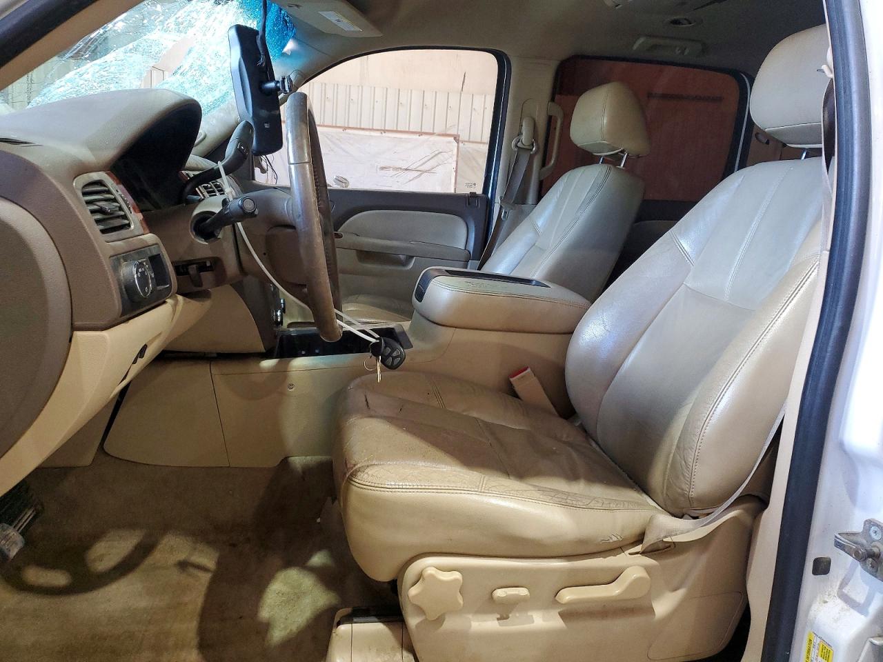 2011 CHEVROLET SUBURBAN C1500 LT photo 7