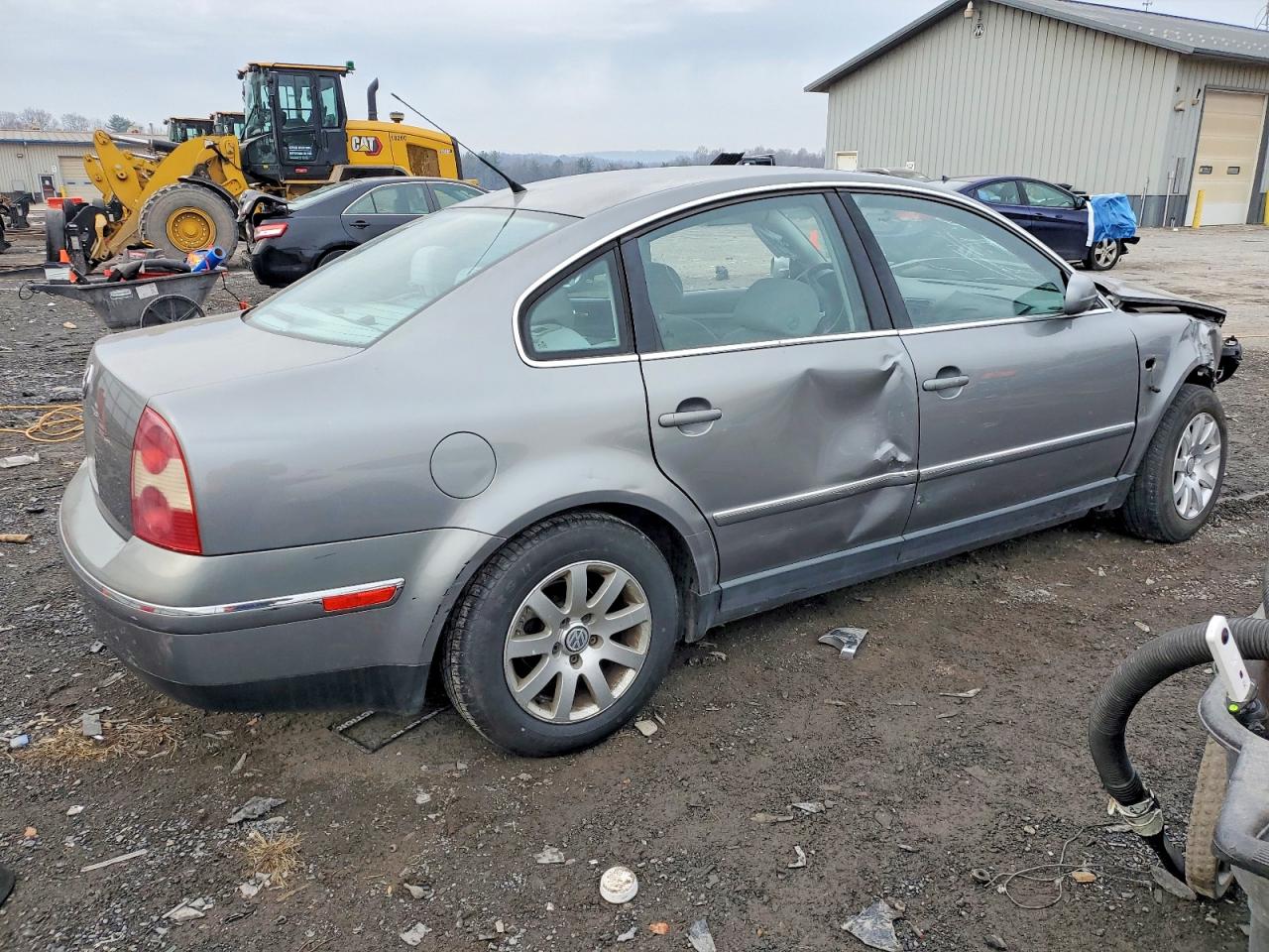 2001 VOLKSWAGEN PASSAT GLS photo 9