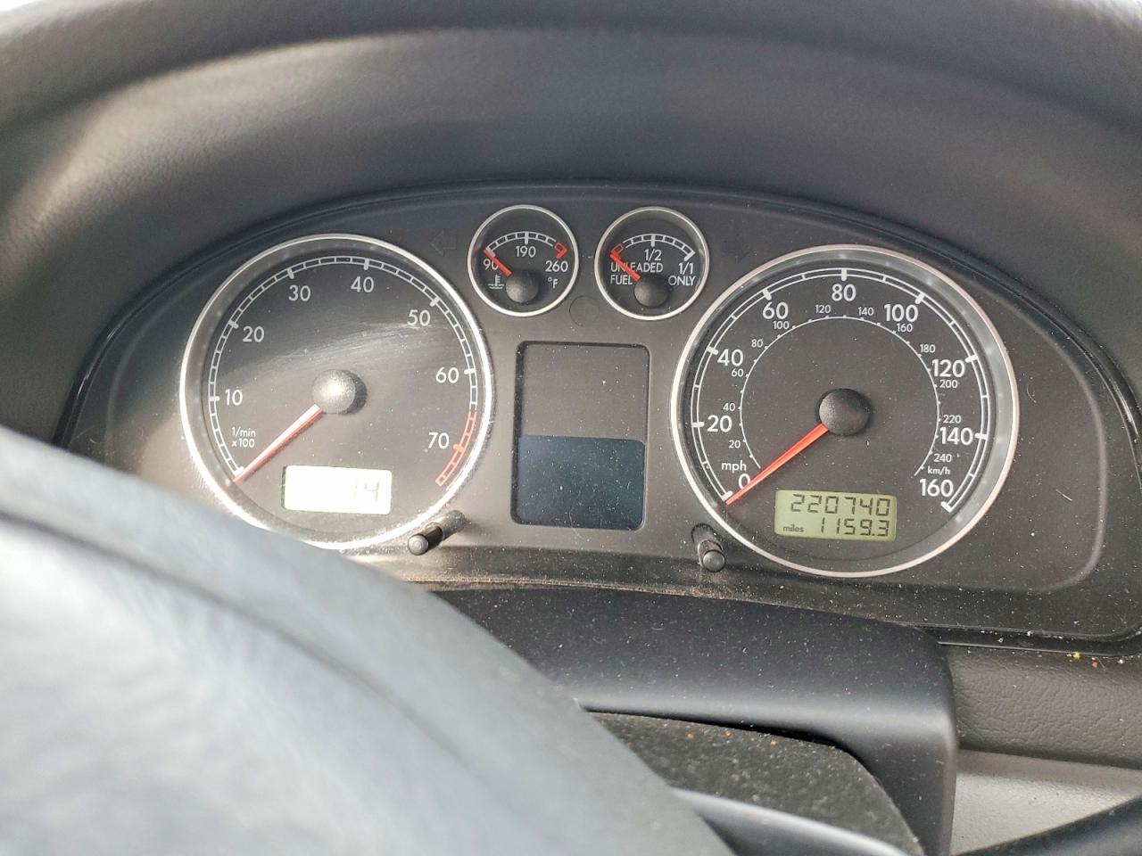 2001 VOLKSWAGEN PASSAT GLS photo 33