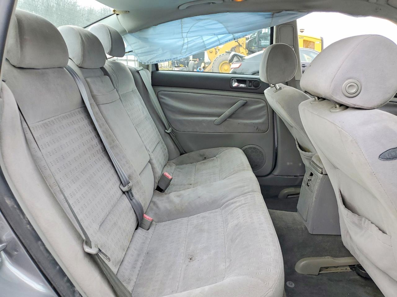 2001 VOLKSWAGEN PASSAT GLS photo 37