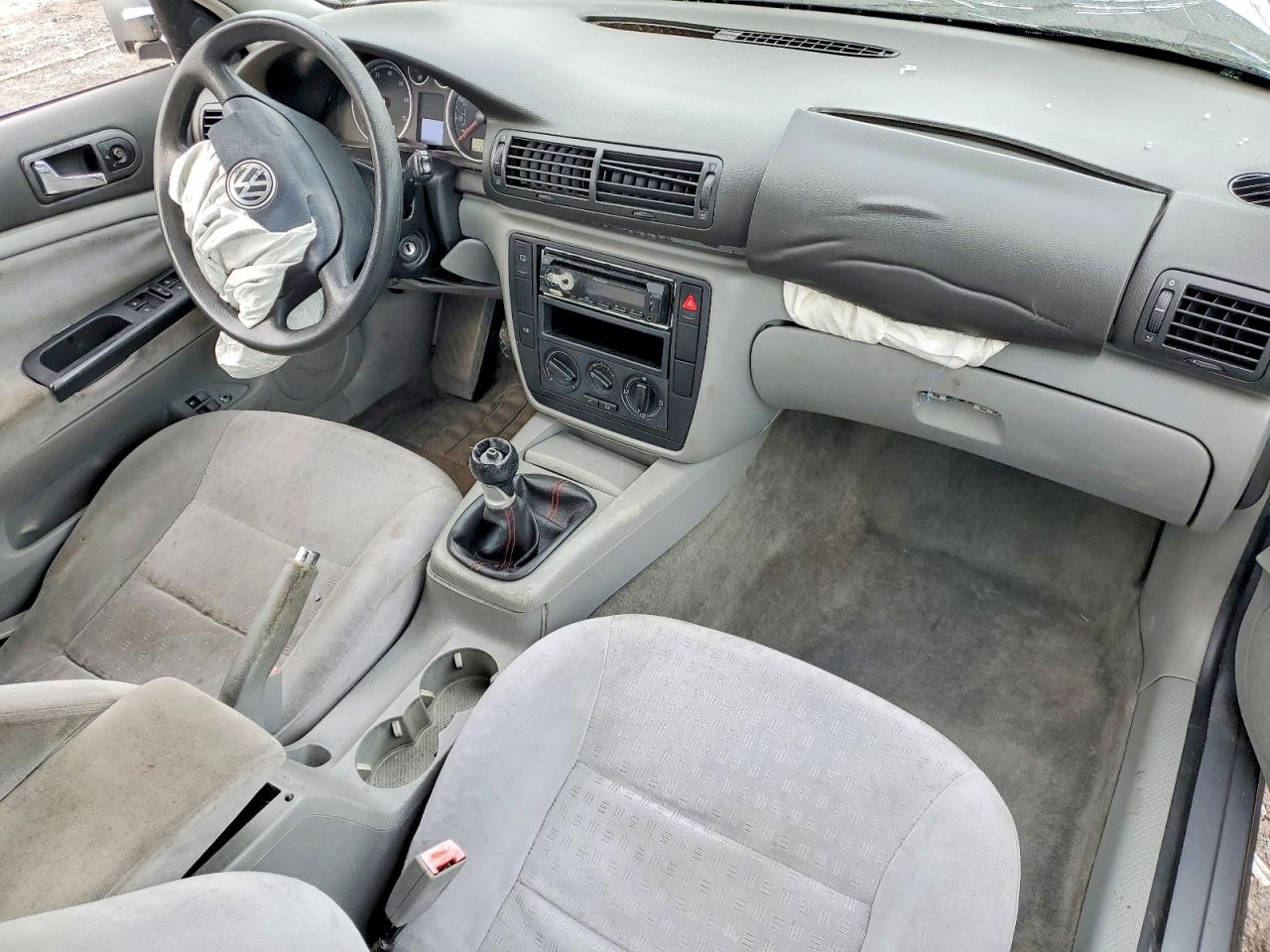 2001 VOLKSWAGEN PASSAT GLS photo 29