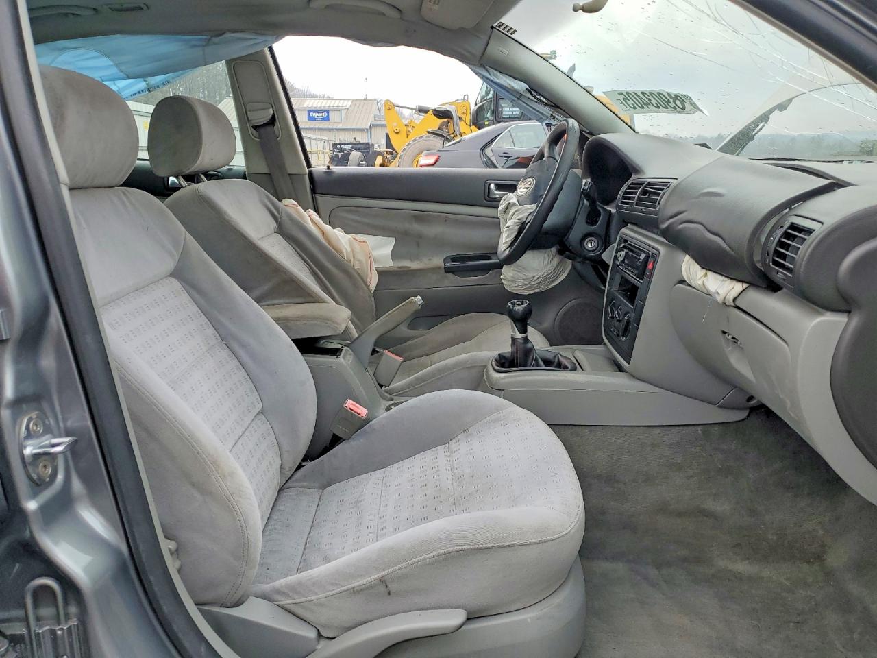 2001 VOLKSWAGEN PASSAT GLS photo 25